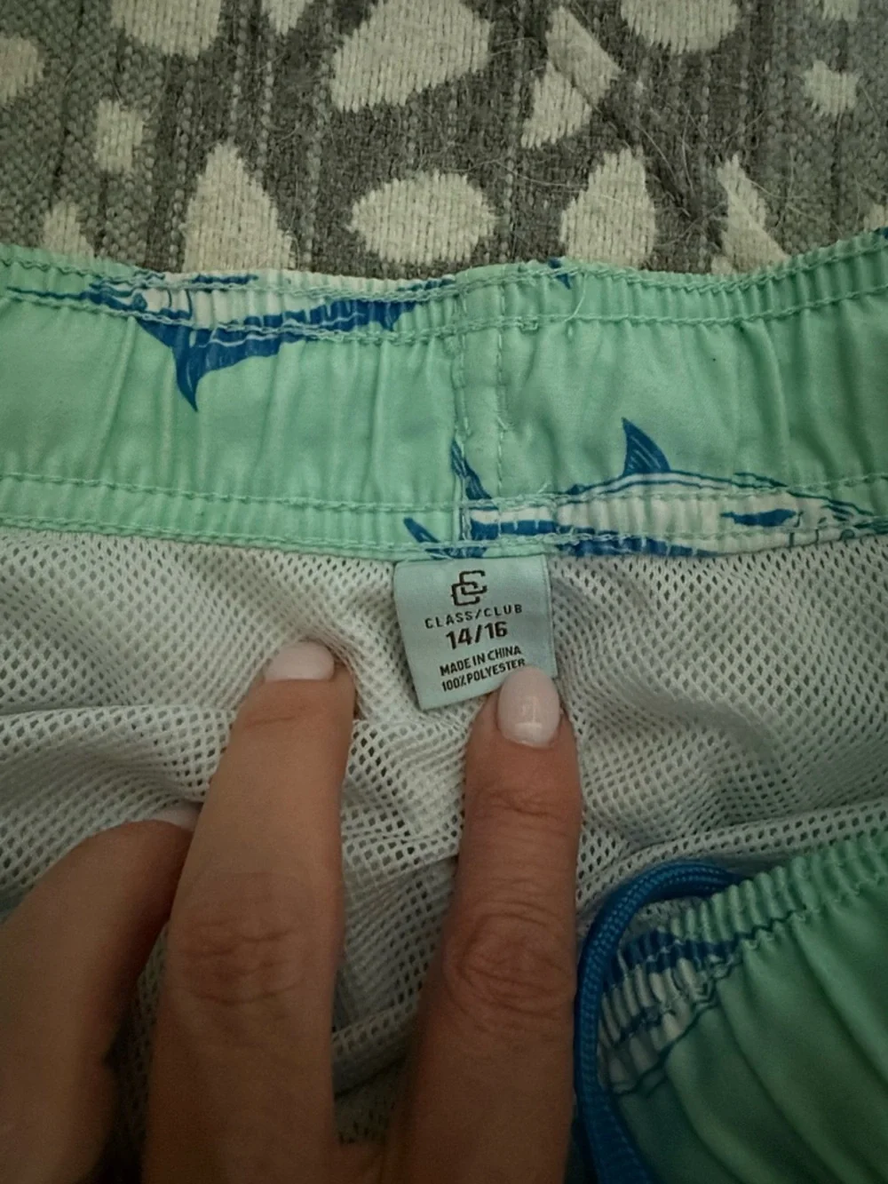 K120- (5) swim trunks Eddie Bauer Kids Swim Set - (1) Gray Rash Guard